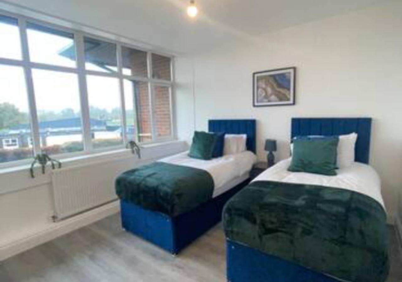 2 Bedroom Apartment - Flitwick - Contractor Friendly - Tourist Ready - Full Kitchen - Wifi - Smart Tv - Sofa Bed - Free Parking - Ideal For Short Or Long Stays Exteriör bild