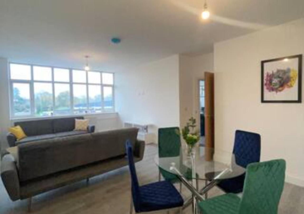 2 Bedroom Apartment - Flitwick - Contractor Friendly - Tourist Ready - Full Kitchen - Wifi - Smart Tv - Sofa Bed - Free Parking - Ideal For Short Or Long Stays Exteriör bild