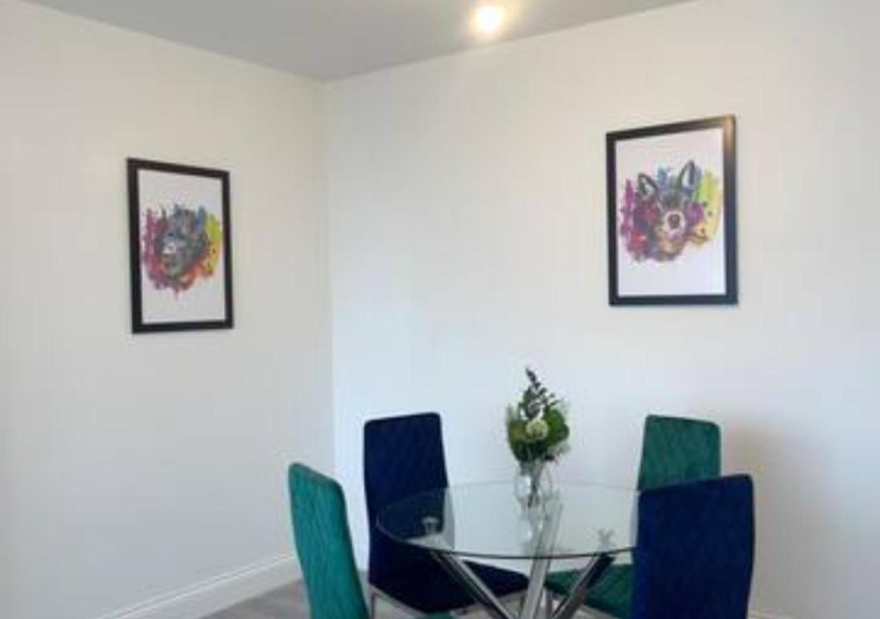 2 Bedroom Apartment - Flitwick - Contractor Friendly - Tourist Ready - Full Kitchen - Wifi - Smart Tv - Sofa Bed - Free Parking - Ideal For Short Or Long Stays Exteriör bild