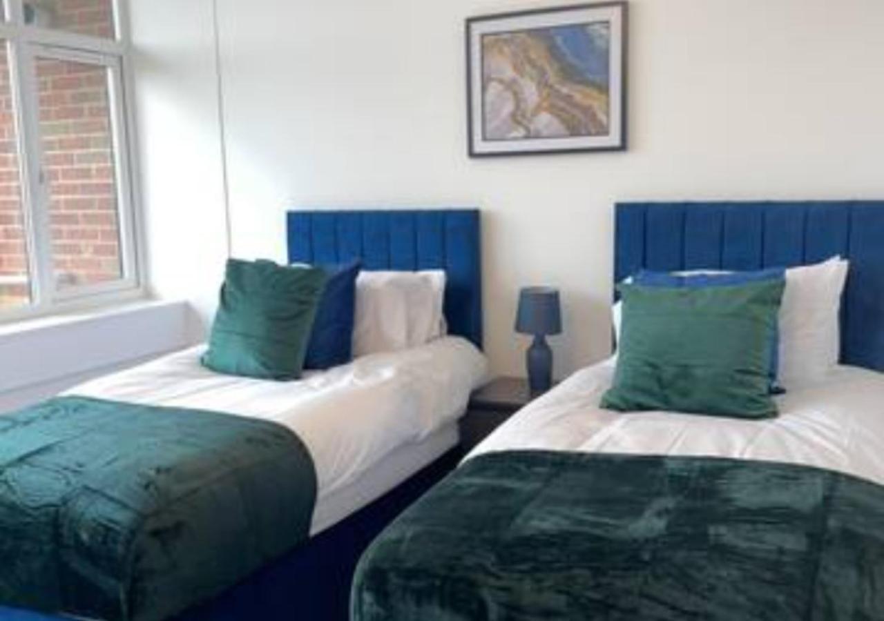 2 Bedroom Apartment - Flitwick - Contractor Friendly - Tourist Ready - Full Kitchen - Wifi - Smart Tv - Sofa Bed - Free Parking - Ideal For Short Or Long Stays Exteriör bild