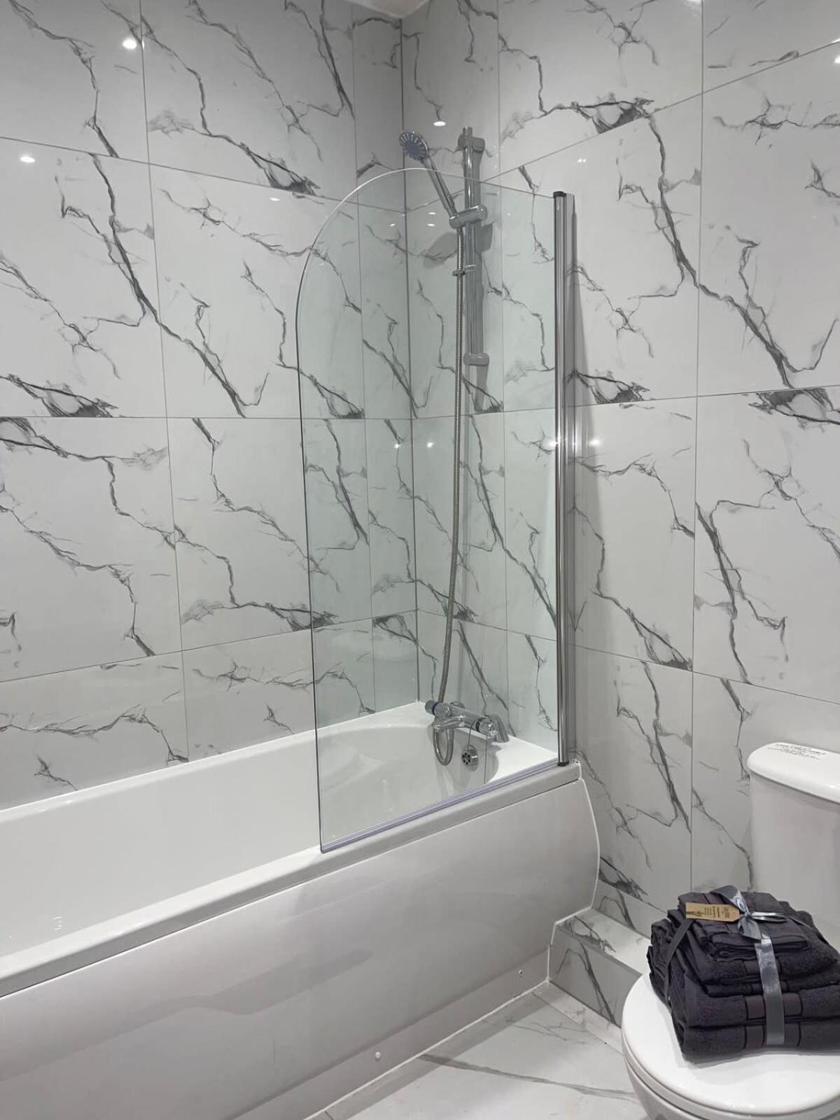 2 Bedroom Apartment - Flitwick - Contractor Friendly - Tourist Ready - Full Kitchen - Wifi - Smart Tv - Sofa Bed - Free Parking - Ideal For Short Or Long Stays Exteriör bild