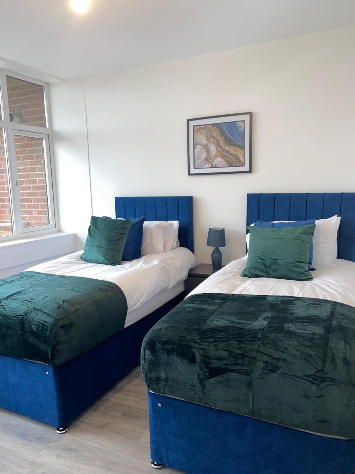2 Bedroom Apartment - Flitwick - Contractor Friendly - Tourist Ready - Full Kitchen - Wifi - Smart Tv - Sofa Bed - Free Parking - Ideal For Short Or Long Stays Exteriör bild